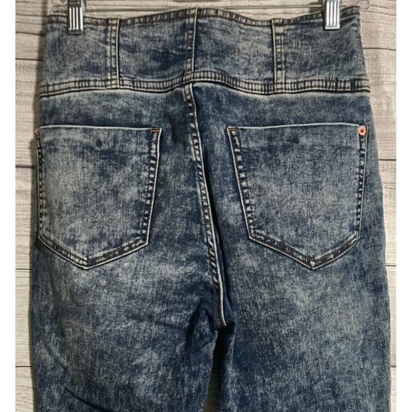 No Boundaries Womens Acid Wash High Rise Tapered Ankle Jeans JR Size 11 Y2K - Picture 4 of 7